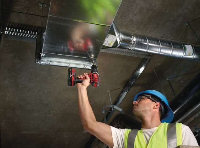 Дрель-шуруповерт Milwaukee M18 BPD-0