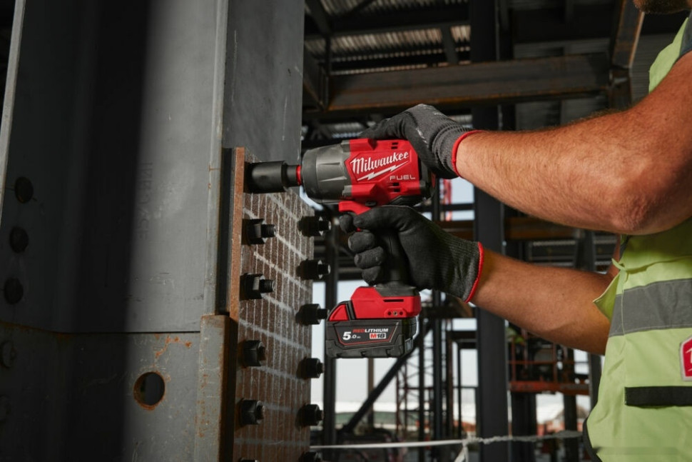 Гайковерт Milwaukee M18 FUEL M18FHIW2F12-502X 4933492783 (с 2-мя АКБ, кейс)