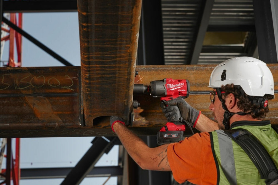 Гайковерт Milwaukee M18 FUEL M18FHIW2F12-502X 4933492783 (с 2-мя АКБ, кейс)