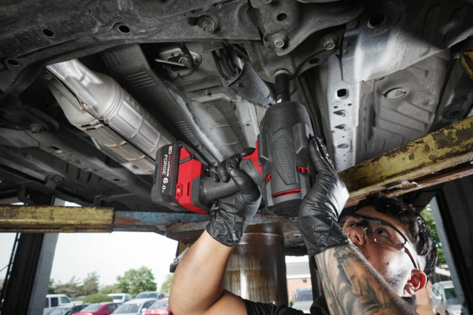 Гайковерт Milwaukee M18 FUEL M18FHIW2F12-502X 4933492783 (с 2-мя АКБ, кейс)