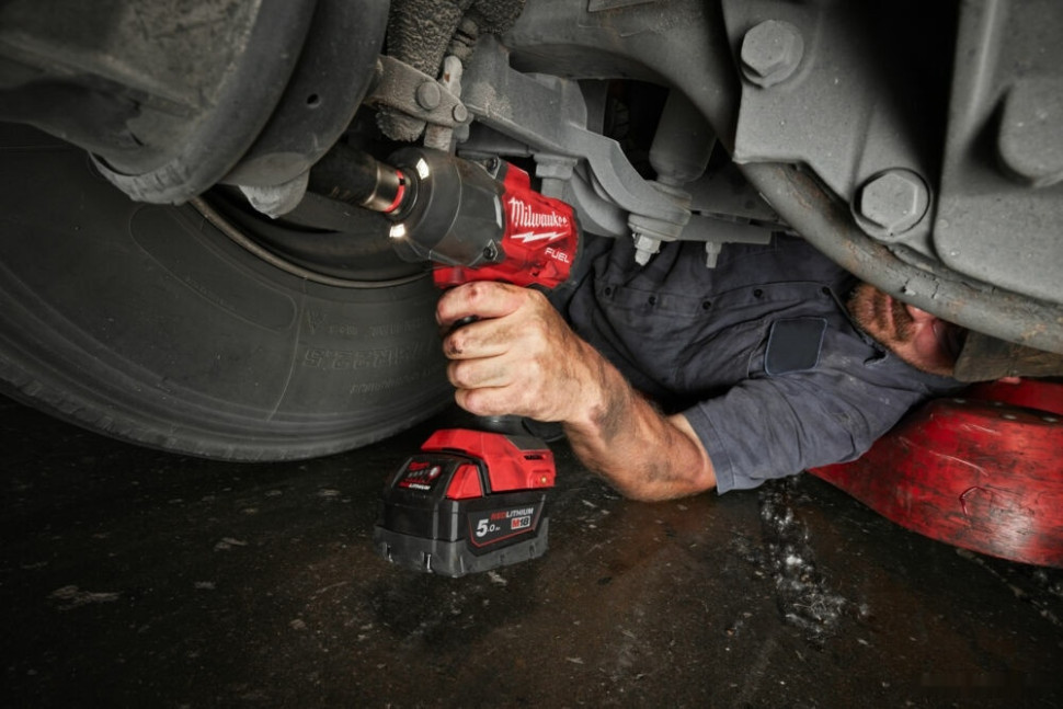 Гайковерт Milwaukee M18 FUEL M18FHIW2F12-502X 4933492783 (с 2-мя АКБ, кейс)