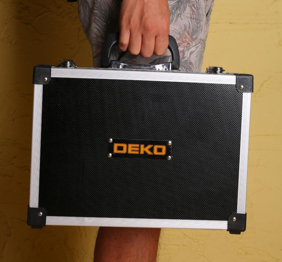 Дрель-шуруповерт Deko DKCD12FU-Li Premium SET131 063-4136 (с 2-мя АКБ, кейс, оснастка)