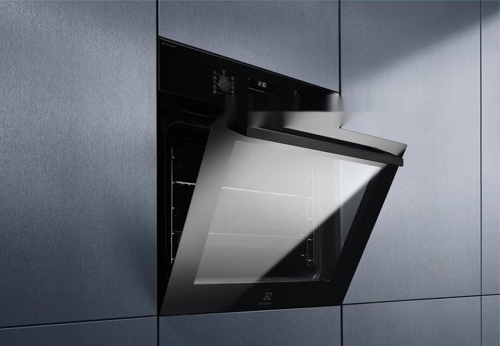 Духовой шкаф Electrolux SteamBake 600 EOD6F77WZ