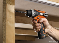 Дрель-шуруповерт AEG Powertools BS 12C2 LI-202C 4935447867 (с 2-мя АКБ)