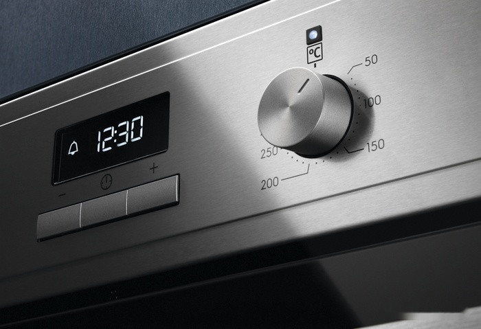 Духовой шкаф Electrolux SurroundCook 600 EOF3H70X