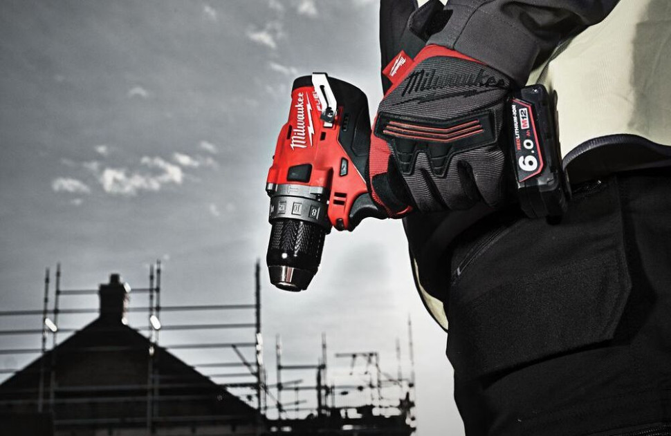 Ударная дрель-шуруповерт Milwaukee M12 FPD-602X 4933459806 (с 2-мя АКБ, кейс)