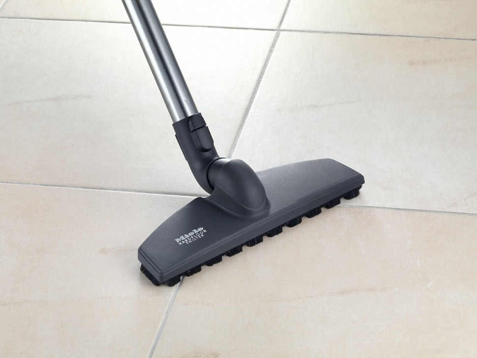 Пылесос Miele Complete C3 Parquet PowerLine SGSF3