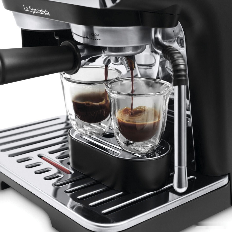 Рожковая помповая кофеварка Delonghi La Specialista Arte Manual EC9155.MB