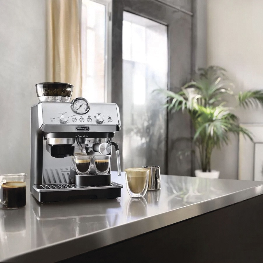 Рожковая помповая кофеварка Delonghi La Specialista Arte Manual EC9155.MB