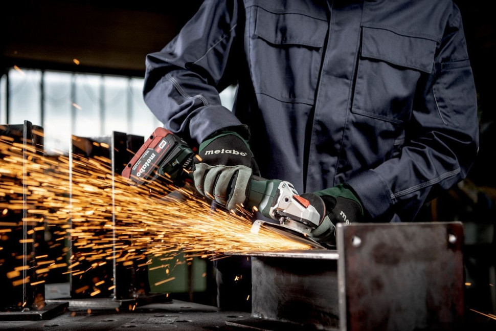 Угловая шлифмашина Metabo WB 18 LT BL 11-125 Quick 613054650 (с 2-мя АКБ, кейс)