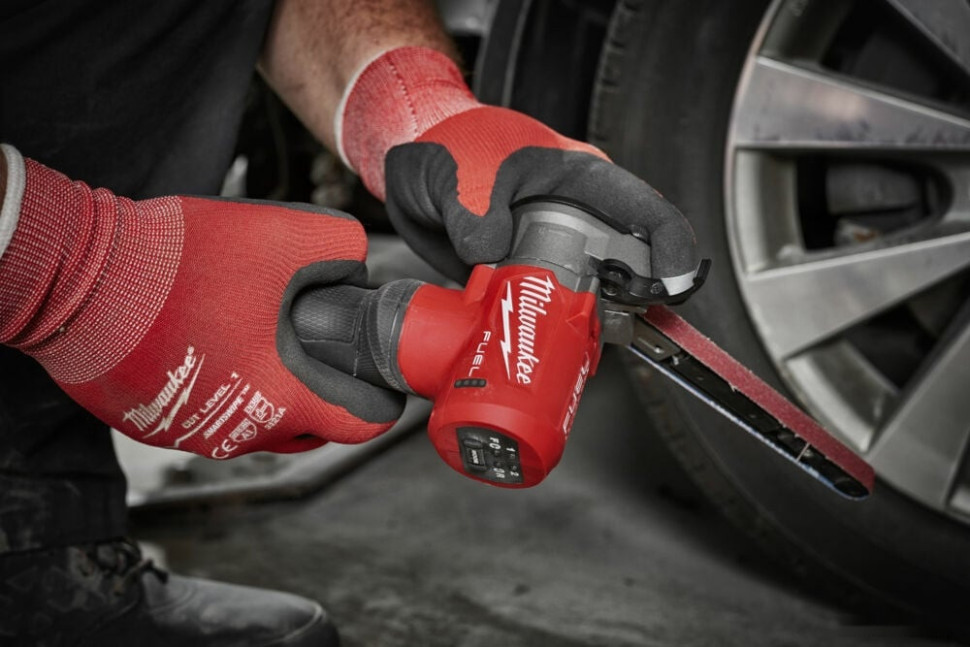 Угловая шлифмашина Milwaukee M12 Fuel FBFL13-402B (с 2-мя АКБ, сумка)