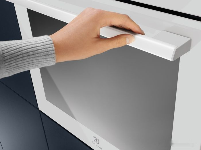 Духовой шкаф Electrolux EOE8P39V