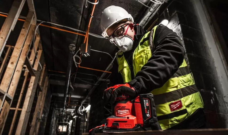 Шлифовальная машина Milwaukee M18 BQSS-502B 4933479967 (с 2-мя АКБ, сумка)