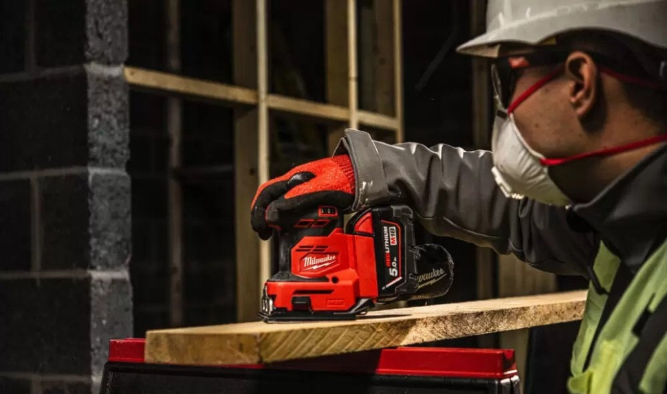 Шлифовальная машина Milwaukee M18 BQSS-502B 4933479967 (с 2-мя АКБ, сумка)