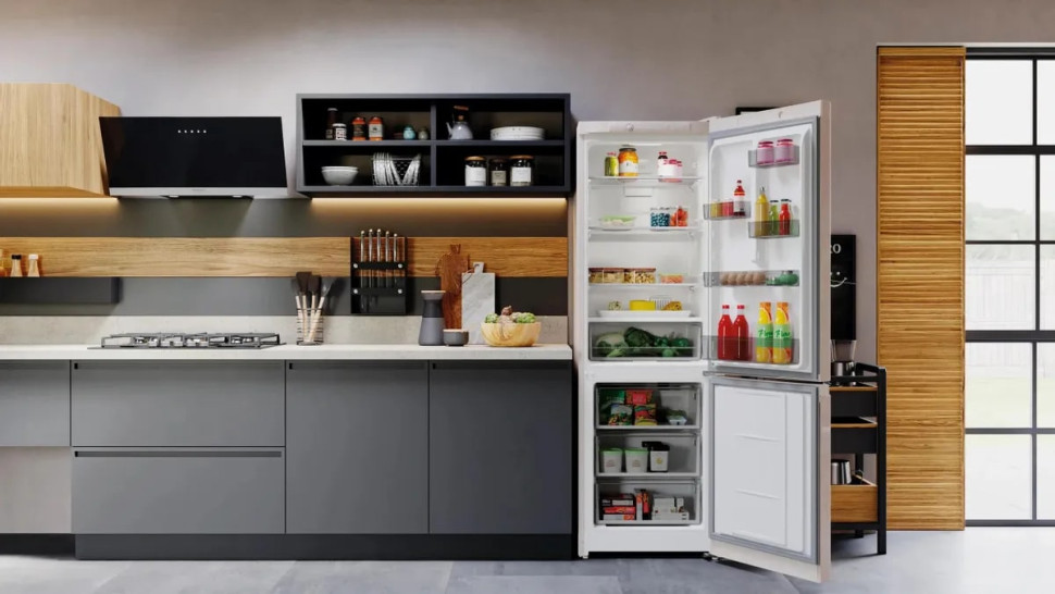 Холодильник с морозильником Hotpoint-Ariston HT 4180 M