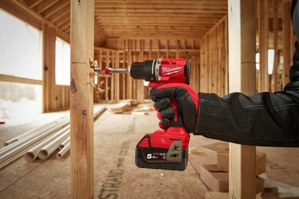 Ударная дрель-шуруповерт Milwaukee M18 M18BLPDRC-422C 4933492825 (с 2-мя АКБ 2 Ач + 4 Ач, кейс)
