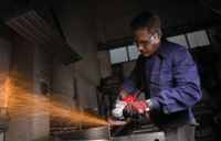 Угловая шлифмашина Milwaukee AGV 15-125 XE