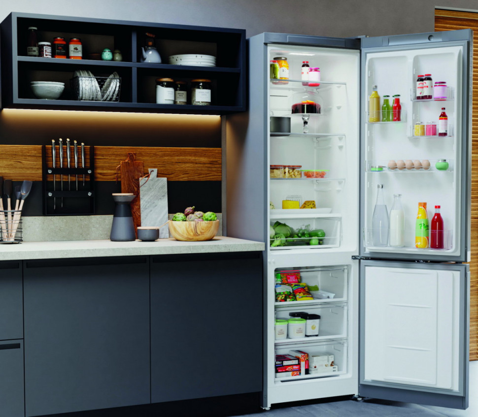 Холодильник с морозильником Hotpoint-Ariston HT 5201I S