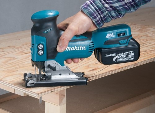 Лобзик Makita DJV181Z (без АКБ)