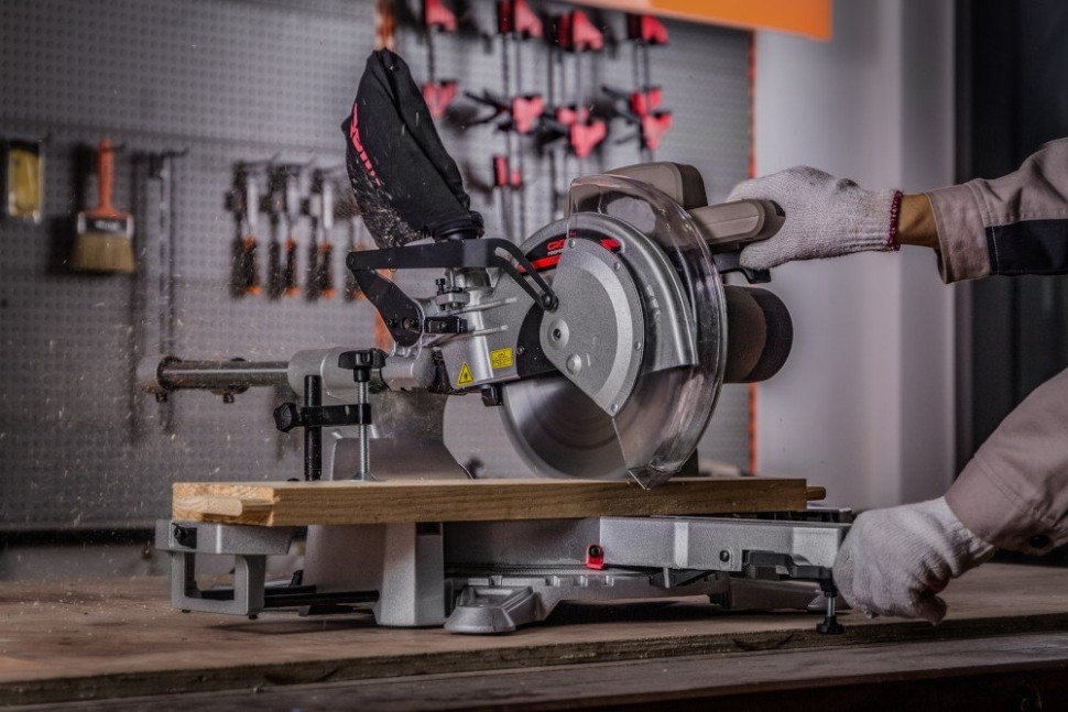 Дисковая (циркулярная) пила Crown CT15233P