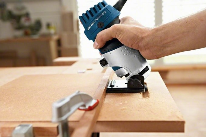 Фрезер Bosch GKF 600 Professional