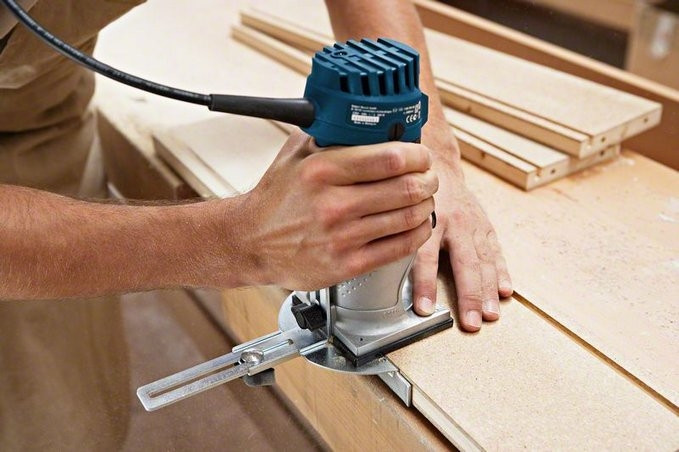 Фрезер Bosch GKF 600 Professional