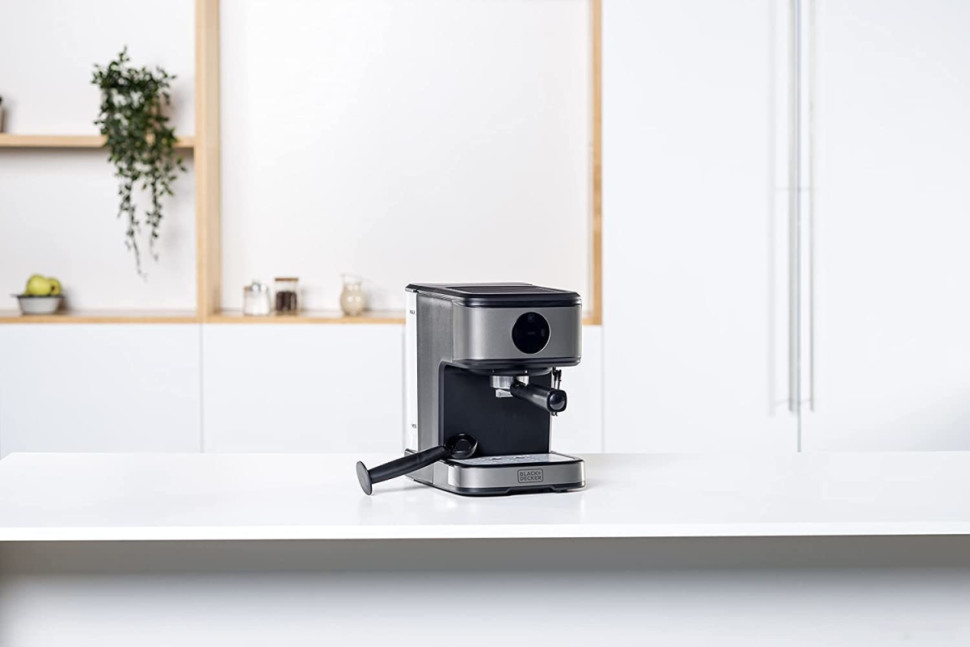Рожковая помповая кофеварка Black & Decker BXCO850E