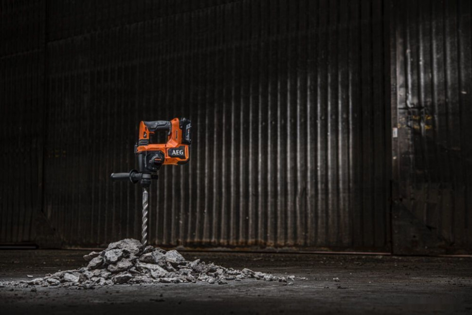 Перфоратор AEG Powertools BBH18BL2-502C 4935492343 (с 2-мя АКБ, кейс)