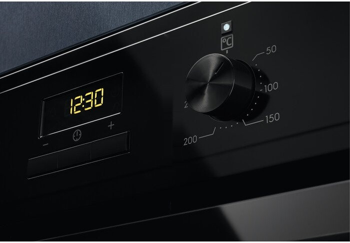 Духовой шкаф Electrolux SteamBake 600 EOD3H50BK