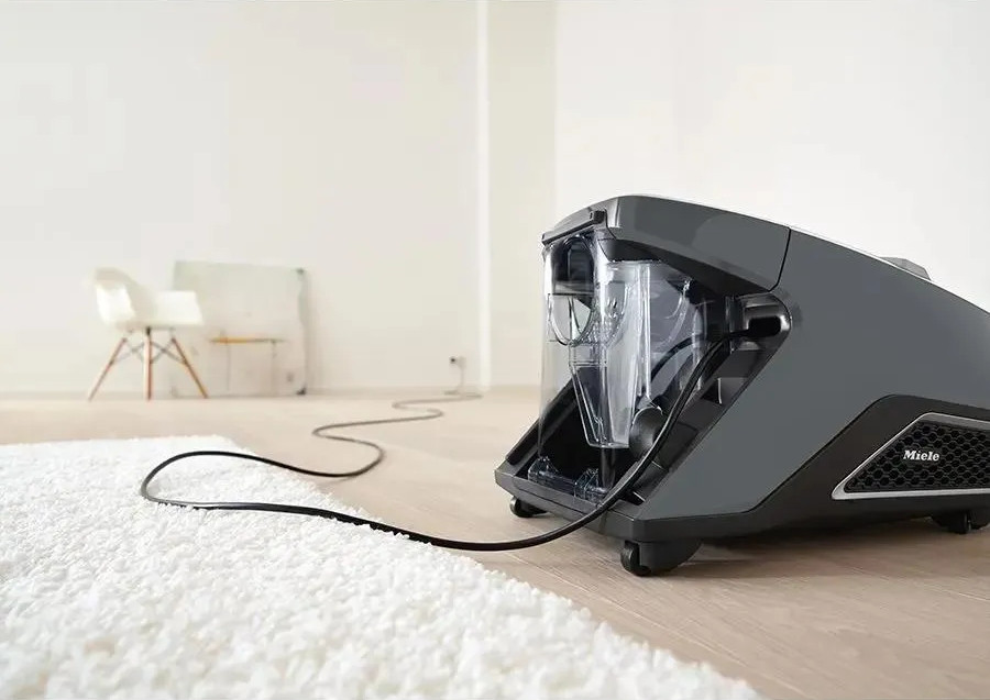 Пылесос Miele Blizzard CX1 PowerLine SKRF5 (графит/черный)