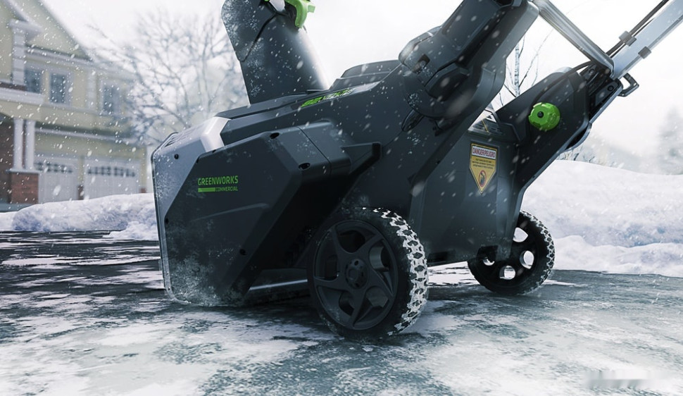 Снегоуборщик Greenworks GD82ST (с АКБ 5 А/ч)