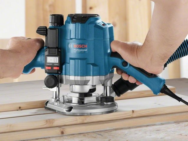Фрезер Bosch GOF 1250 LCE