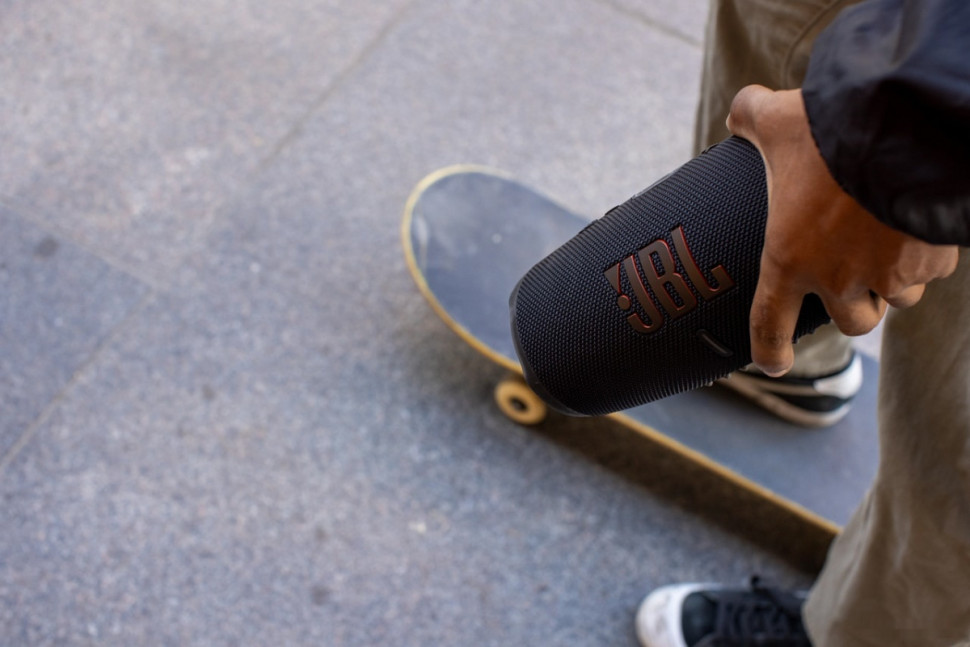 Портативная акустика JBL Charge 5 (камуфляж)