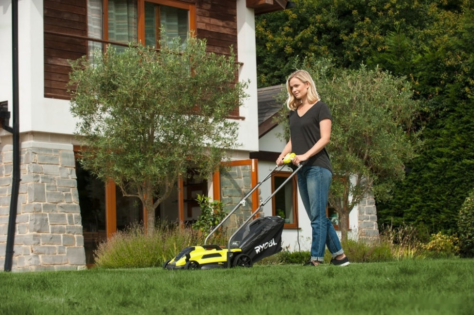 Газонокосилка Ryobi RLM3313