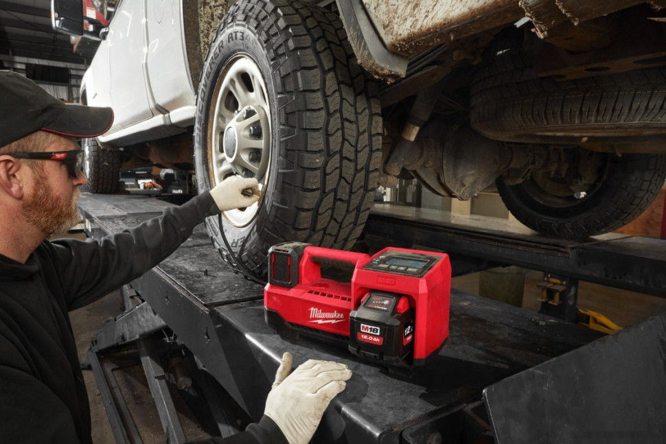 Компрессор Milwaukee M18 BI-0 4933478706 (без АКБ)