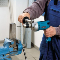 Дрель безударная Makita DP3003