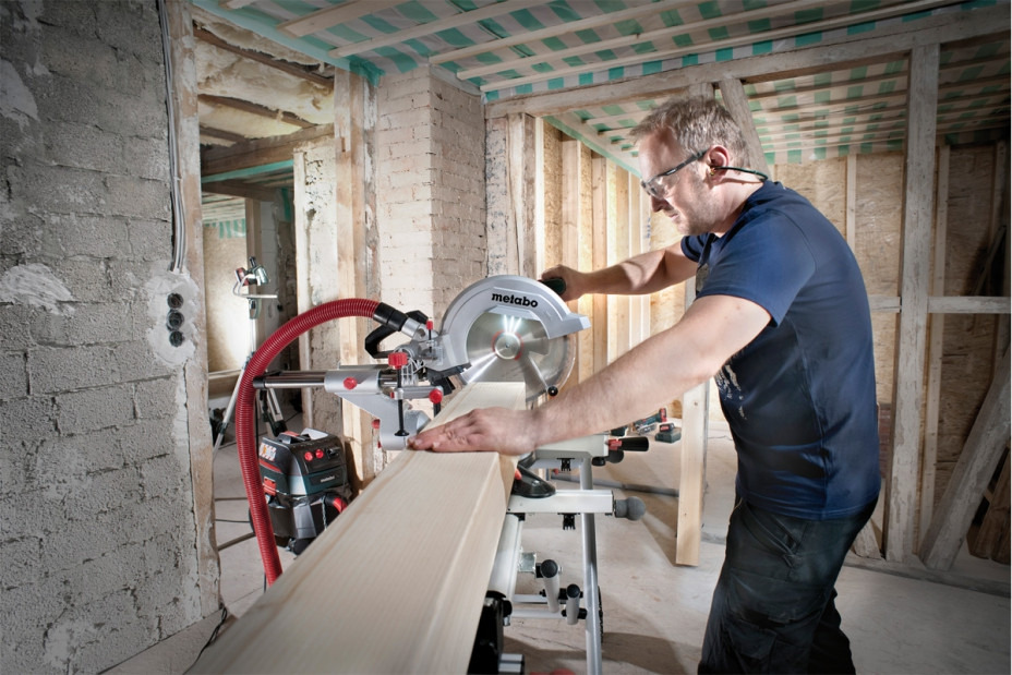 Дисковая пила Metabo KGS 305 M