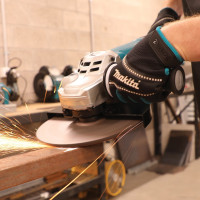 Угловая шлифмашина Makita GA9080FX1