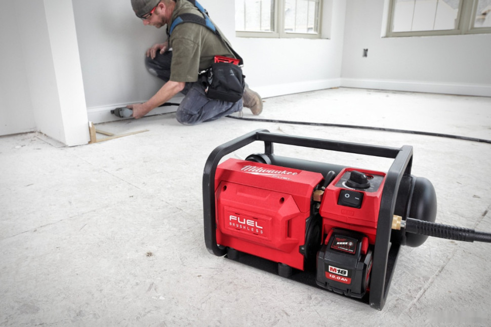 Компрессор Milwaukee M18 FUEL FAC-0 4933472166 (без АКБ)