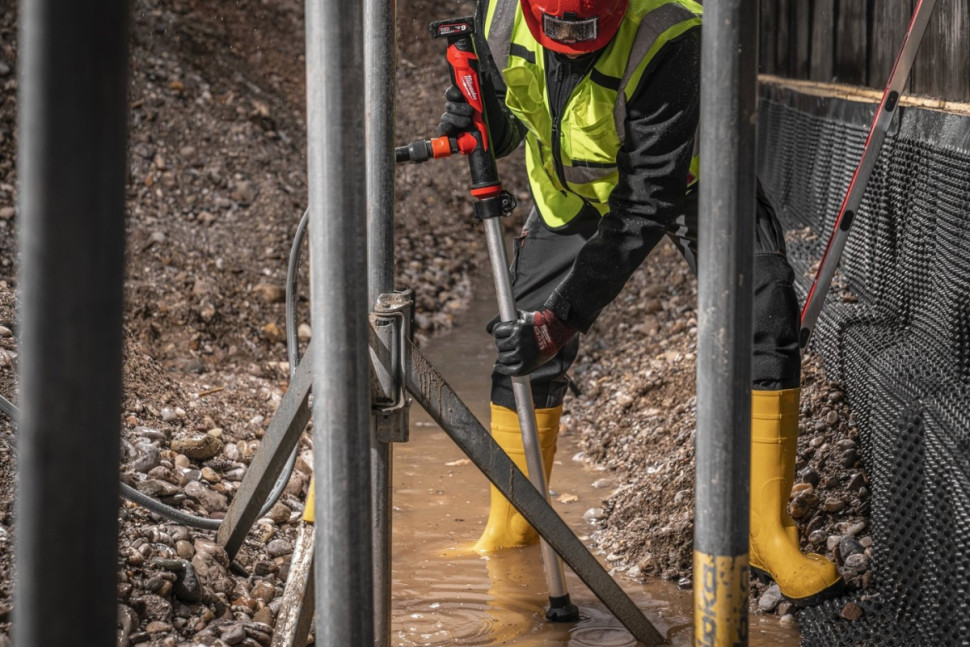 Дренажный насос Milwaukee M12 BSWP-601 4933479640 (с 1-им АКБ)