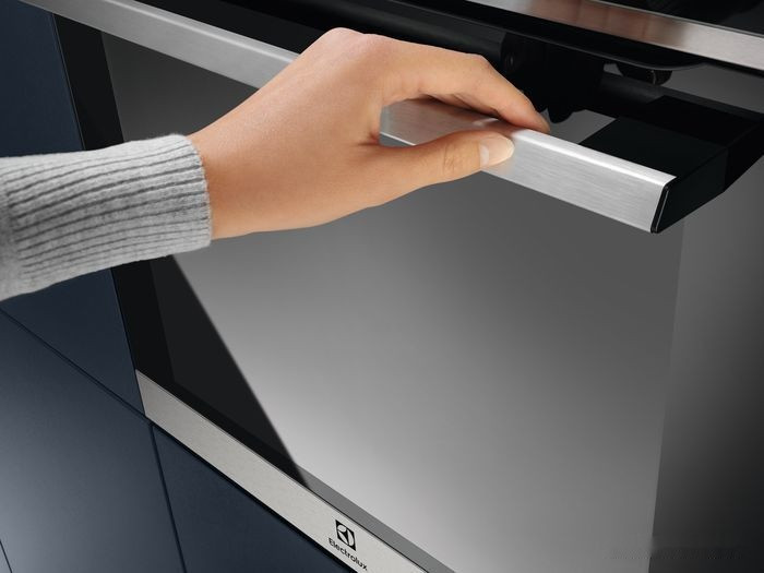 Духовой шкаф Electrolux EOC9P31WX