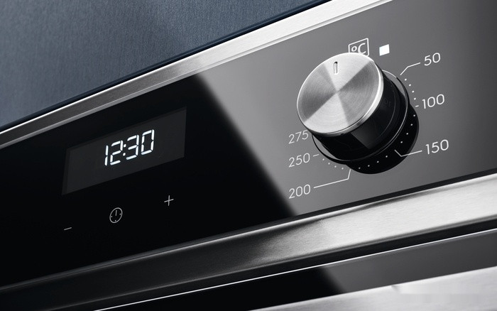 Духовой шкаф Electrolux EOC5E70X
