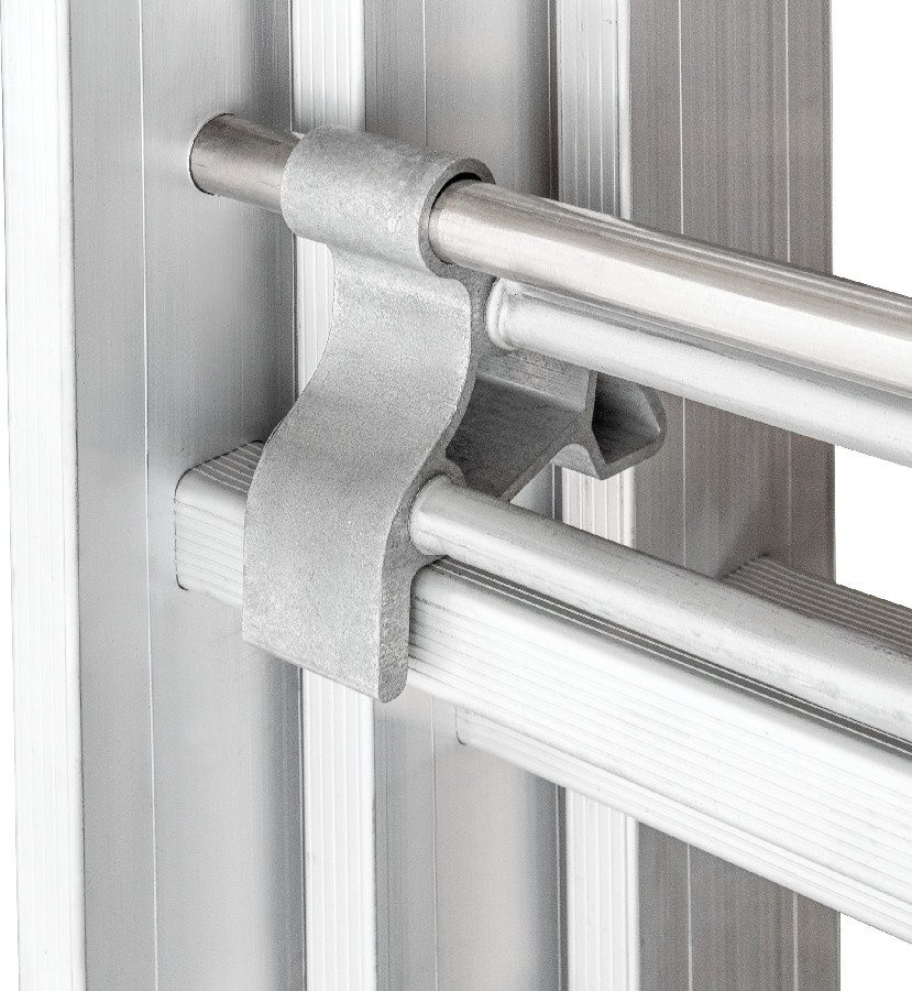 Лестница Новая Высота NV 525 трёхсекционная с тросовой тягой 3x12 ступеней