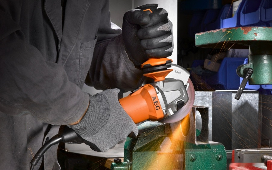 Угловая шлифмашина AEG Powertools WS12-125 S