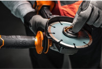 Угловая шлифмашина AEG Powertools BEWS 18-125BLPX2-0 4935480857 (без АКБ)