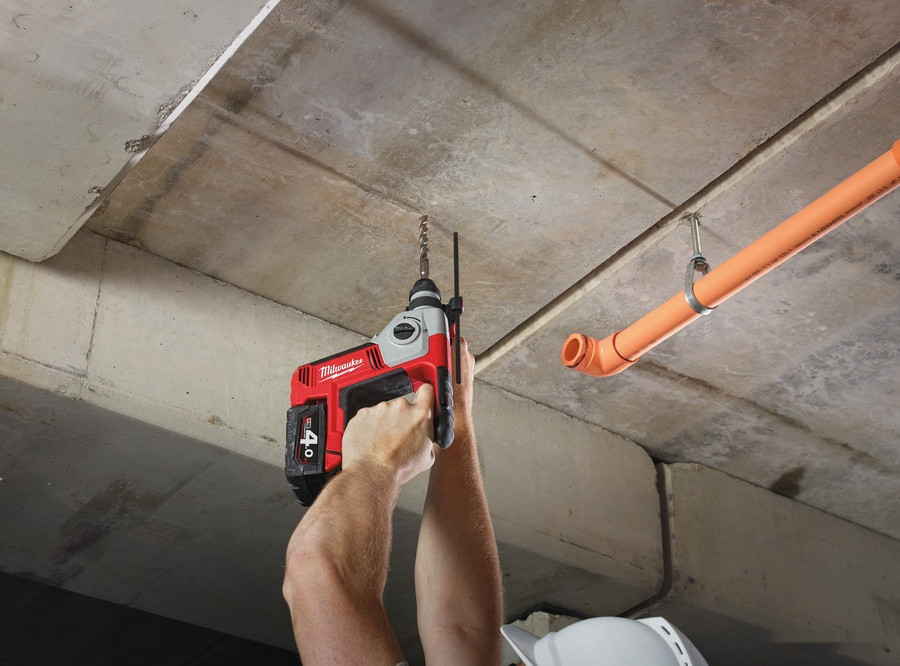 Перфоратор Milwaukee M18 BH-402C 4933443330 (с 2-мя АКБ, кейс)