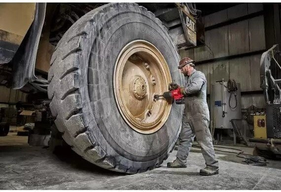 Гайковерт Milwaukee M18 ONEFHIWF1D-121C 4933499251 (с 1-им АКБ, кейс)