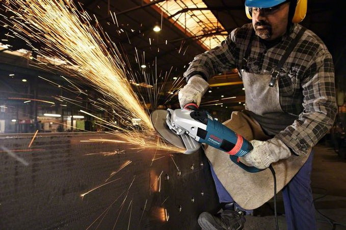 Угловая шлифмашина Bosch GWS 26-180 LVI Professional