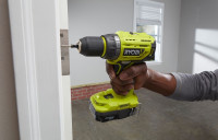 Дрель-шуруповерт Ryobi R18DD7-220S 5133004533 (с 2-мя АКБ, сумка)