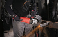 Угловая шлифмашина Milwaukee AGVK24-230EK 4933451413